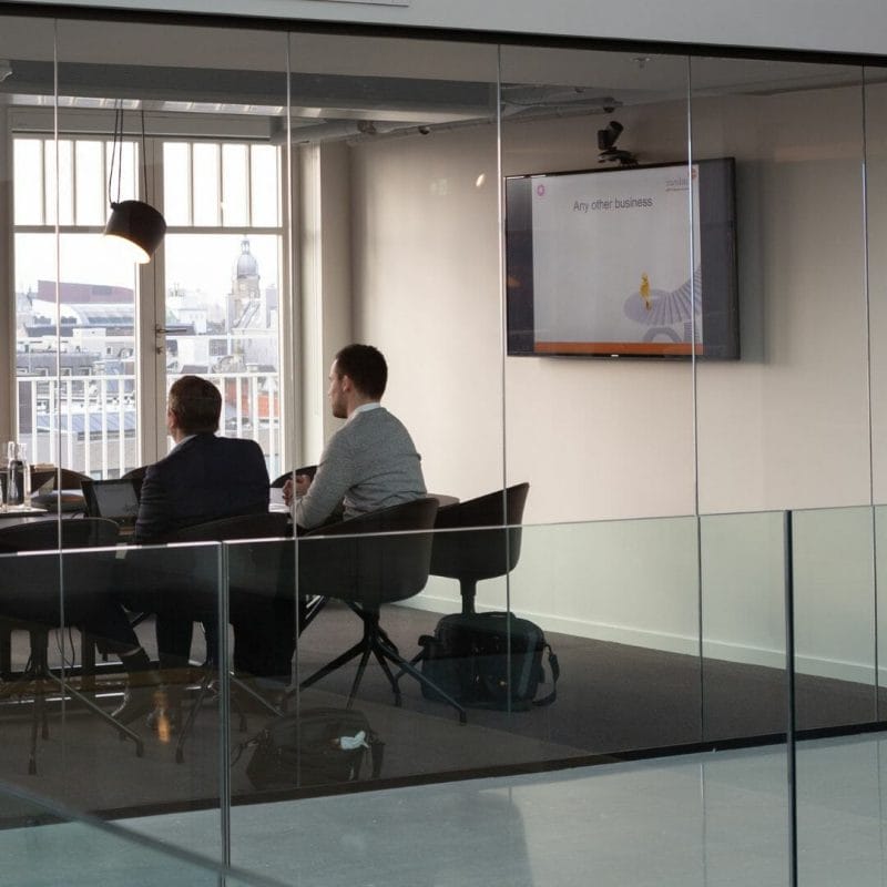 Pour mettre en place une communication digitale efficace, l'affichage dynamique est une solution innovante pour permettre l'interaction avec une cible quelle soit interne ou externe.